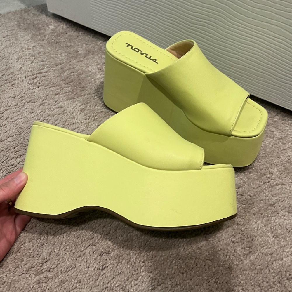 Chunky platform - Picture 2 of 2